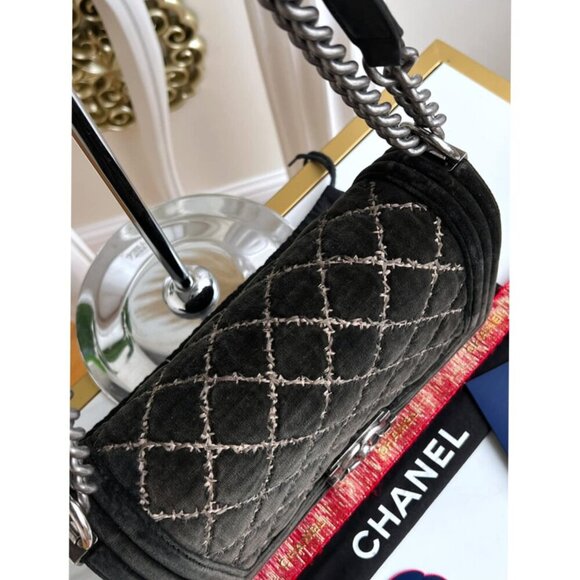 Authentic Chanel Old Boy Quilted Velvet Crossbody Bag 19944074 B0766 - Picture 6 of 16